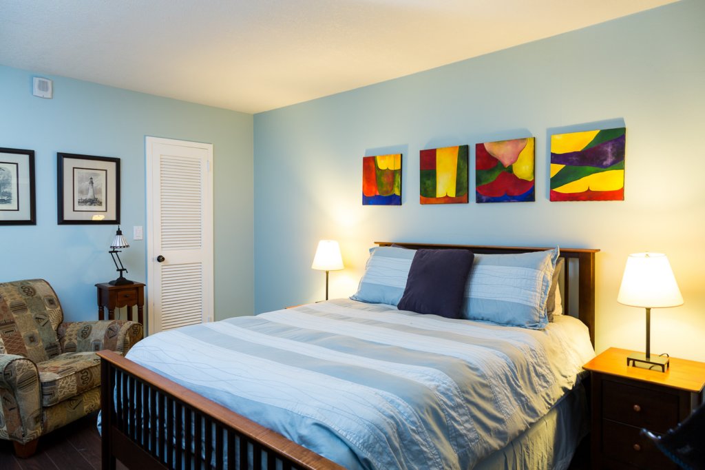 parkerplaza309mastersuitebedroom.jpg